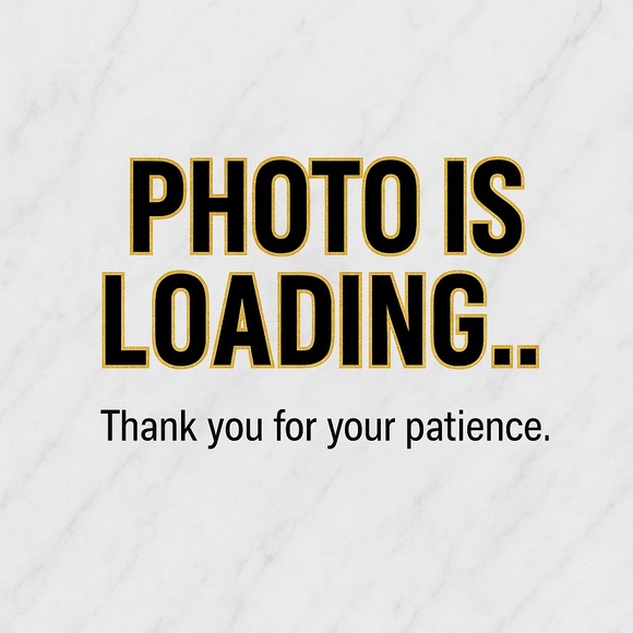 #030 - ALO - CROP HOODIE // PTP - 25 / L - 19.5 - Picture 1 of 1